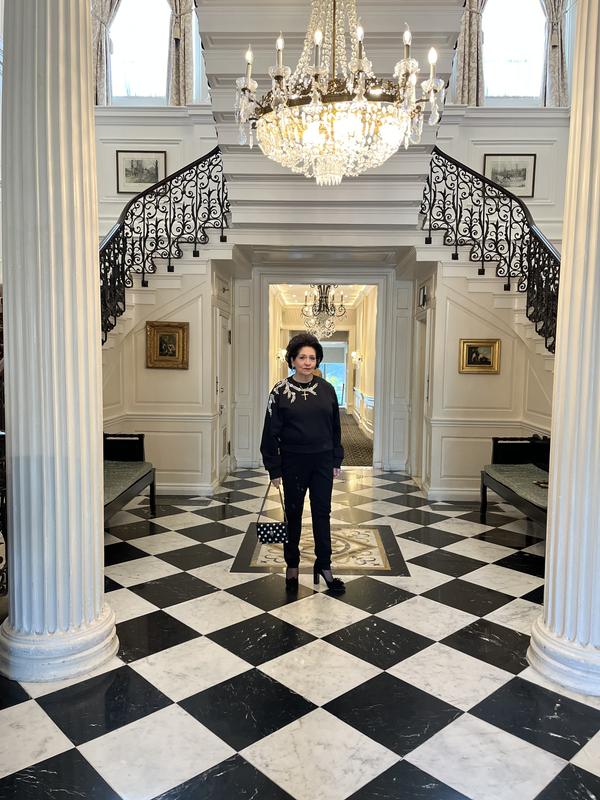 Theee at The Glen Cove’s Mansion