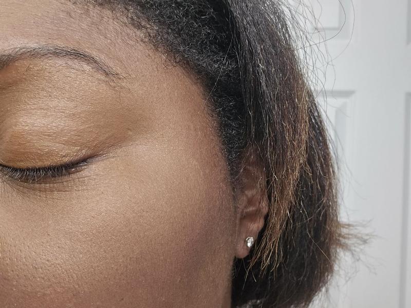 Customer photo for "Nice light to medium coverage"