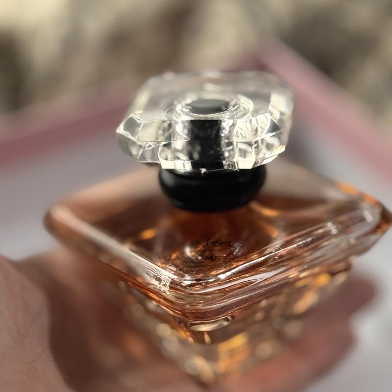Trésor Eau de Parfum - Elegant Rose & Delicate Fruit - Lancôme
