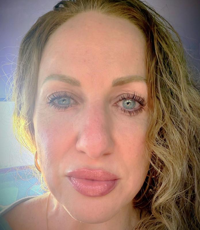 Customer photo for "Literally the PERFECT mascara"