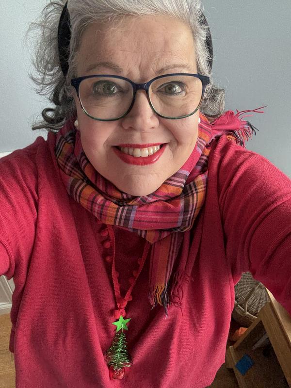 Lancôme kohl blue eye pencil and 525 French Bisou Intimatte lipstick