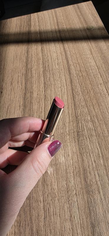 Customer photo for "Lipstick ia very good"