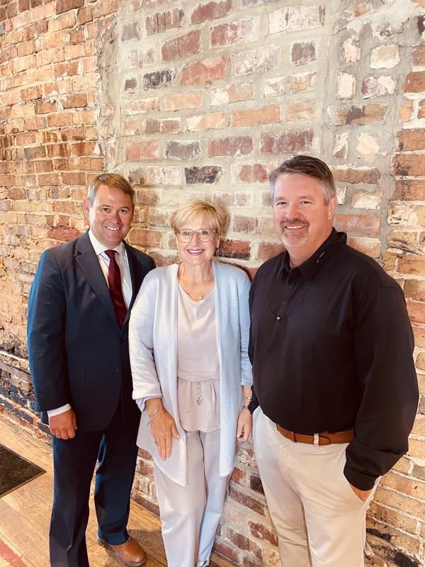 I love to laugh, smile and enjoy life!!