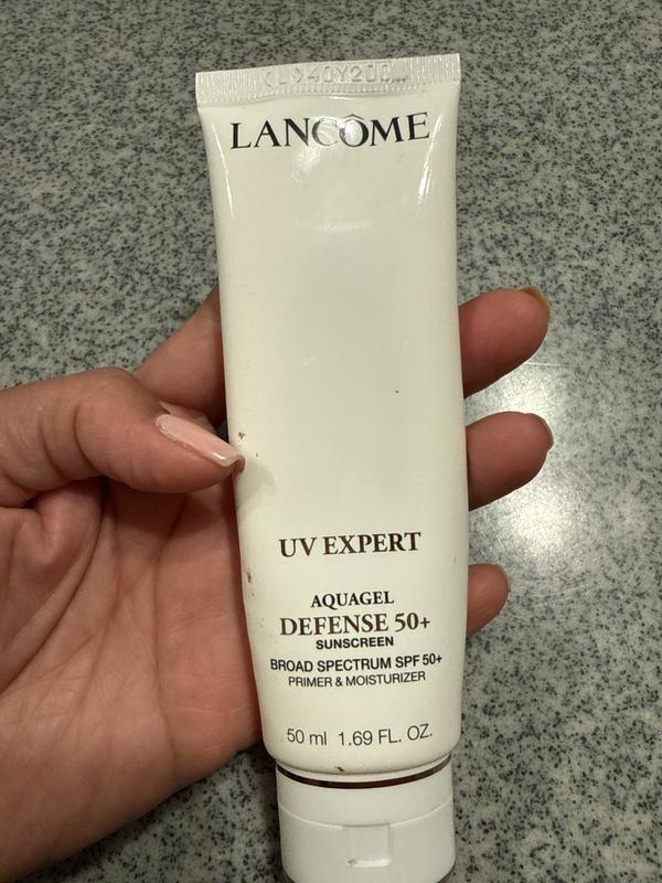 Customer photo for "Amazing moisturizer and primer"