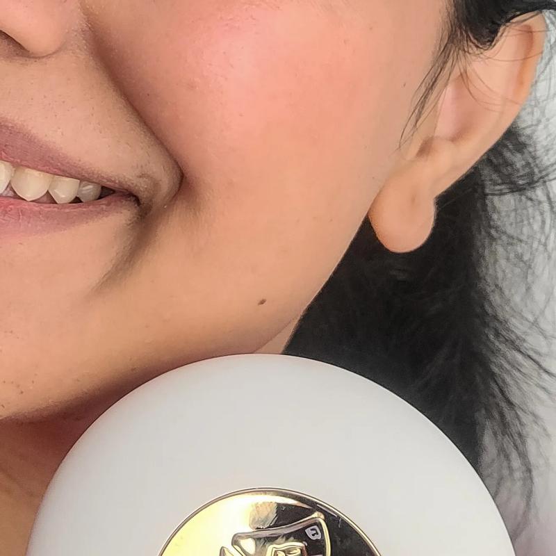 Makes pores dissappear