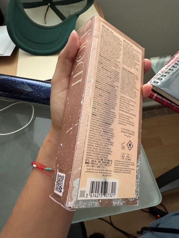 The box was completely damaged and wet.