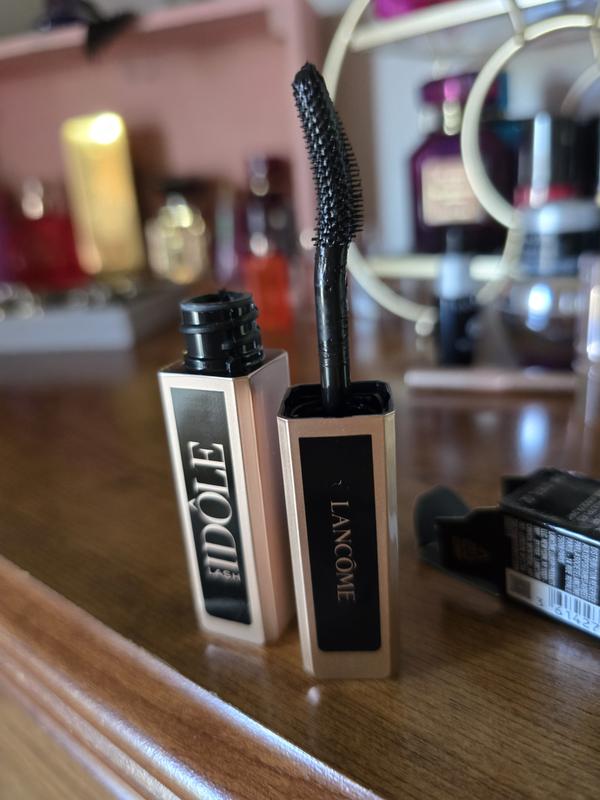 Customer photo for "I love blush pink and black, and see a mascara"