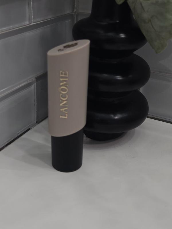 Customer photo for "Nice light to medium coverage"