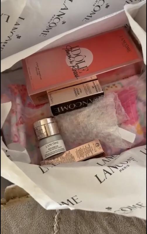 Customer photo for "Smell good"