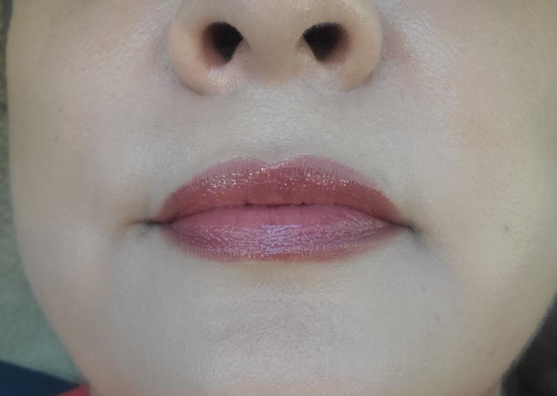 Customer photo for "**BEST** Lipgloss"