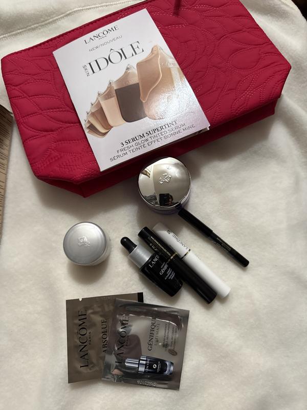 I just wanted to share that Lancome included a wonderful offer with a 10-piece complimentary gift with my purchase, and I absolutely love all the products! It feels great to receive such thoughtful gestures that truly enhance the shopping experience. 💕