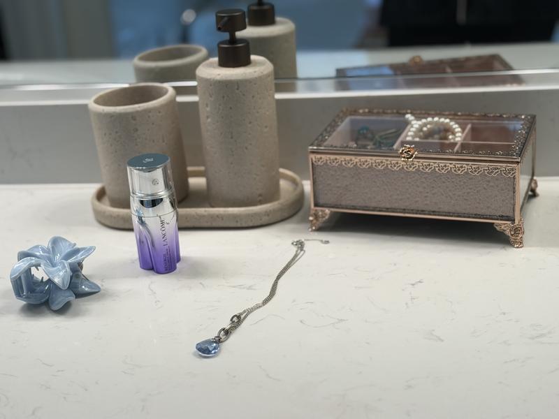 Review Thumbnail Image 2 384371174