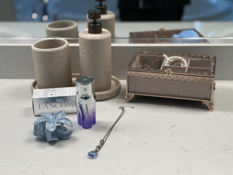 Review Thumbnail Image 0 384371174