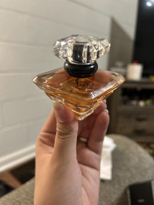 Trésor Eau de Parfum - Elegant Rose & Delicate Fruit - Lancôme