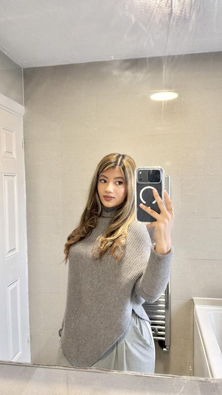 Customer carousel item 6.