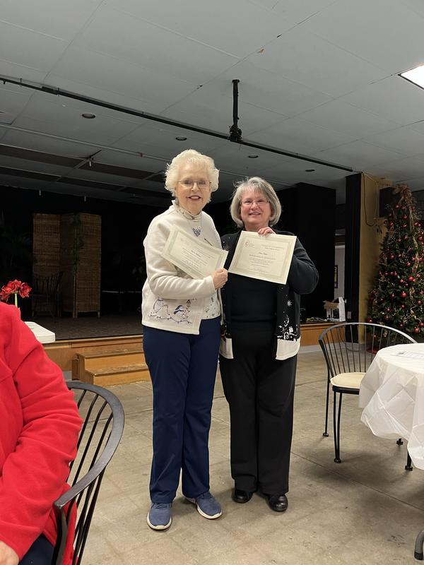 These yoga pants fit great and are very comfortable! I am on left.