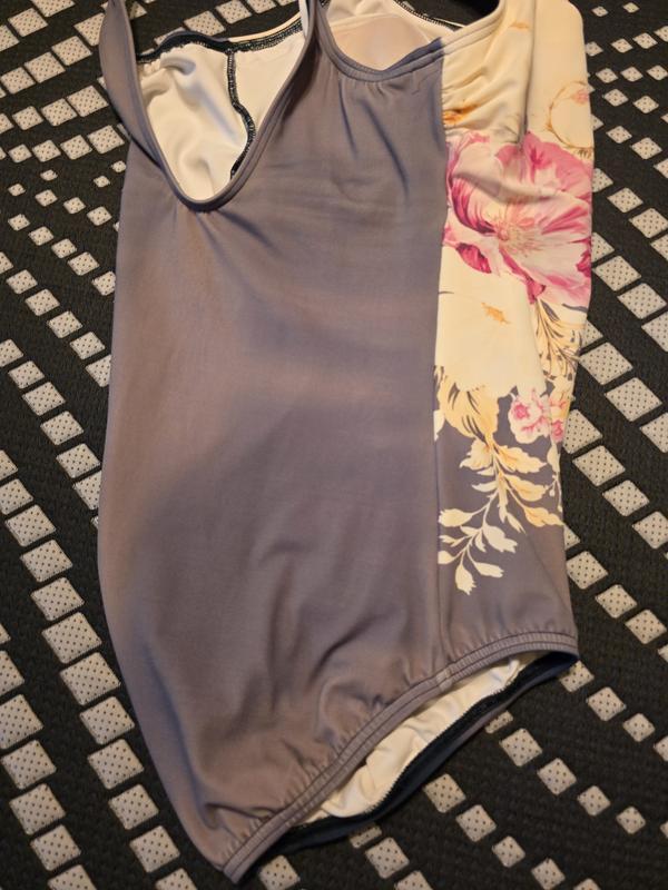 Uneven fading makes suit look old quickly