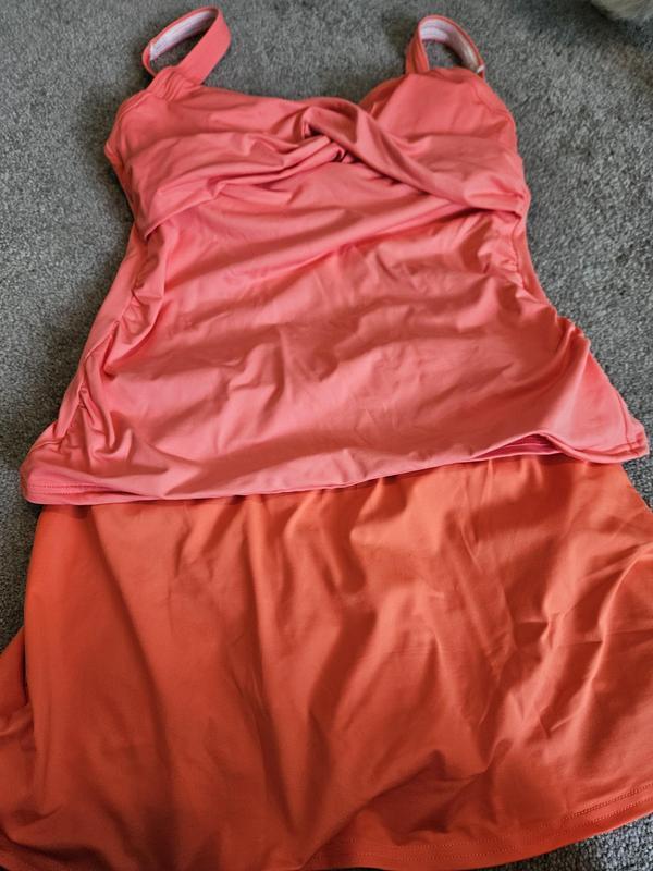 love the suit, but it does not match