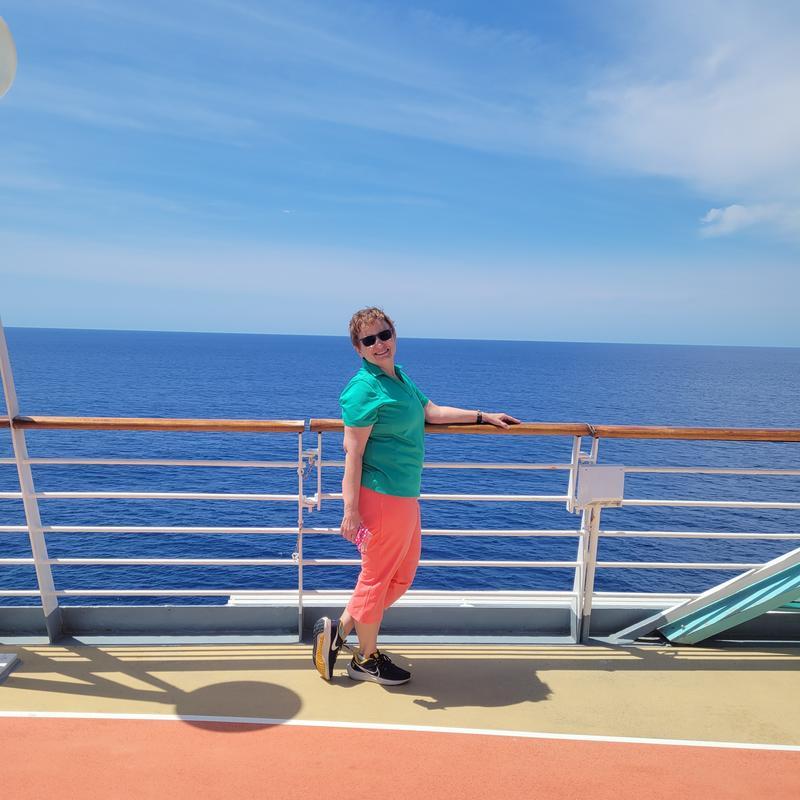 My new cropped pants.  I love the color!  Perfect for the Bahamas!