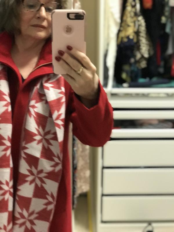 Beautiful Lands End scarf and I am a quilter !