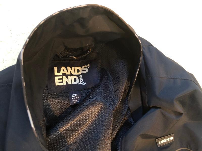 Collar with chipped off coloring