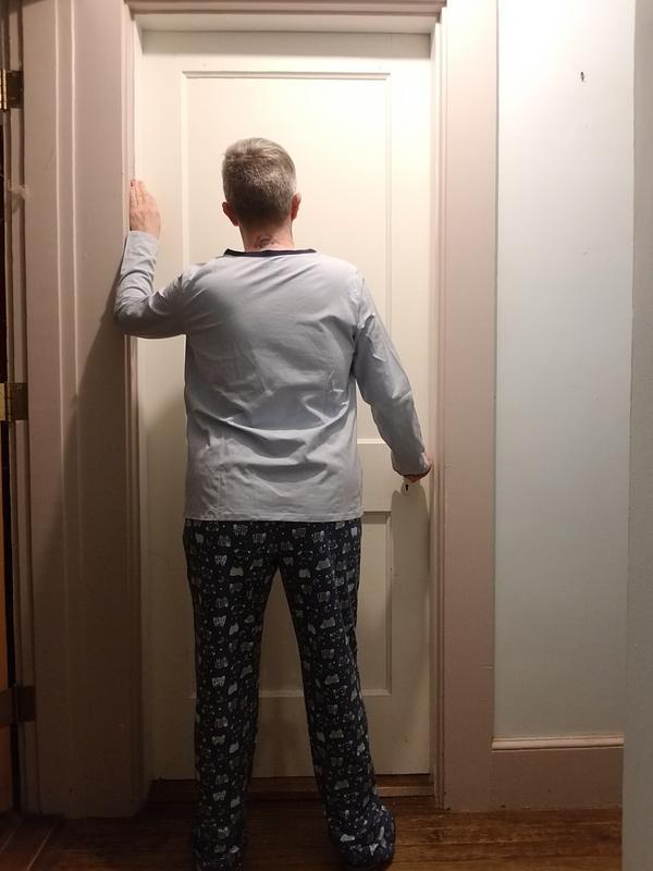 Size: Medium. Measurements: 5'2", 137lbs, 37" chest, 33" waist, 40" hip