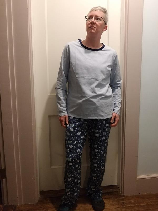 Size: Medium. Measurements: 5'2", 137lbs, 37" chest, 33" waist, 40" hip