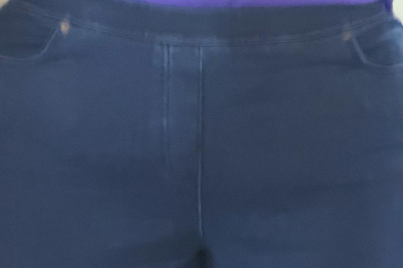 Smooth waistband with faux fly and actual riveted pockets