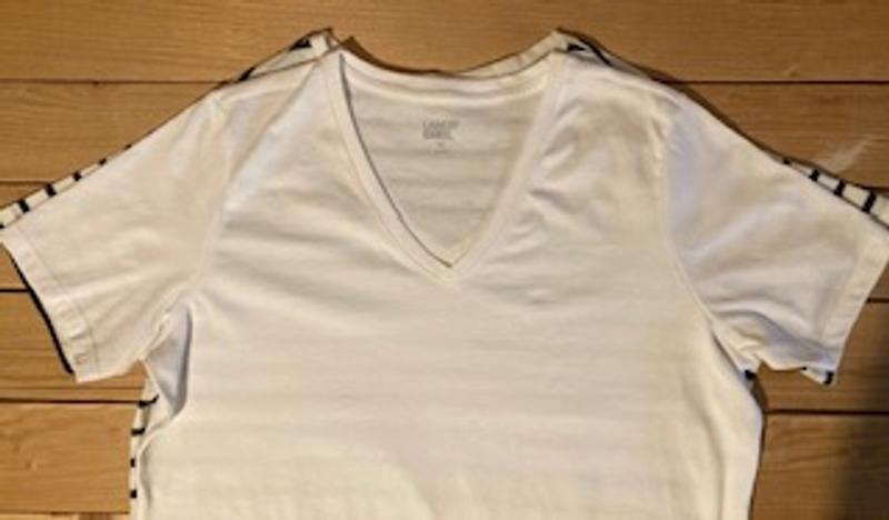 difference in shoulder seam between white and ivory/black breton strips