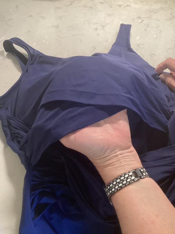 Suit with the tag shows lack of finish and quality!!