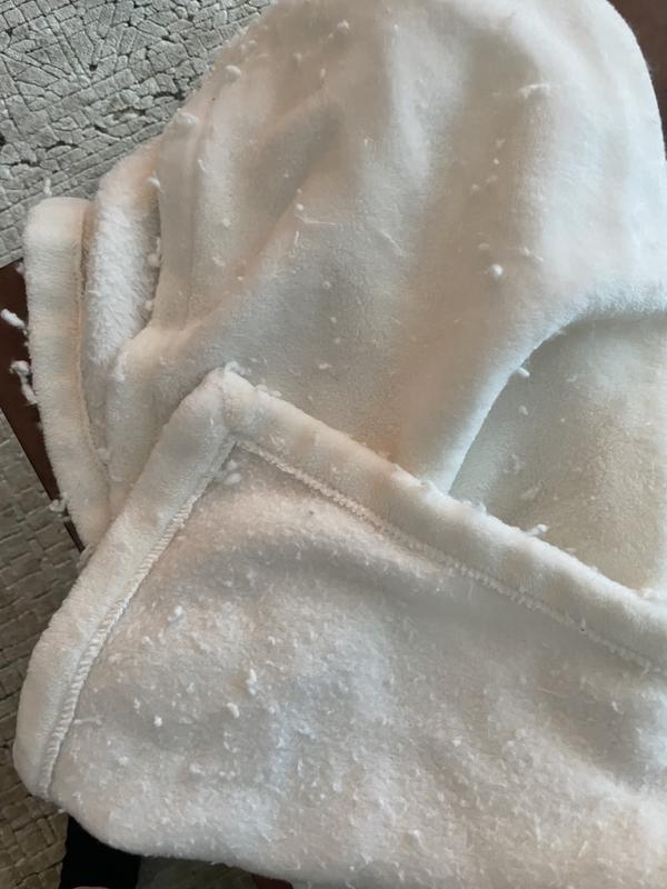 All 24 blankets look like this.