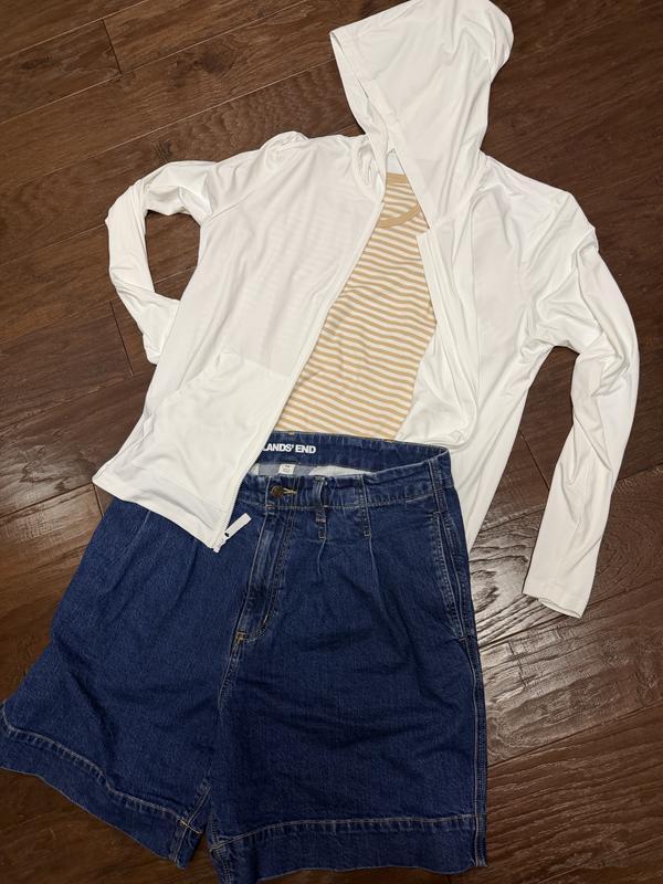 Customer photo for "Excellent Travel Jacket for Beach Destinations"