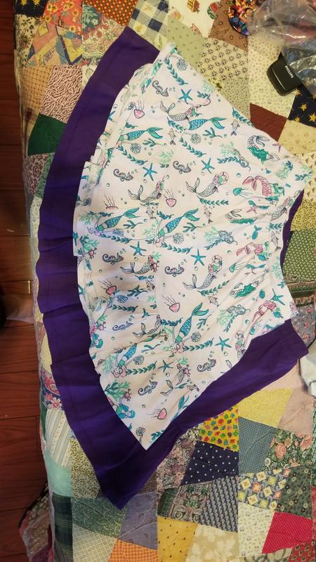 2 skirts together, same skirt, same size