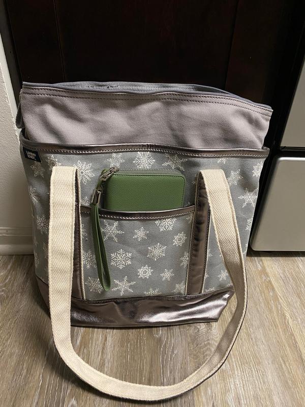 Medium zip-top with extra-long handles front view Nov 2022