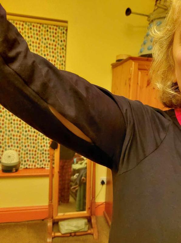 Seam not sewn but no loose threads