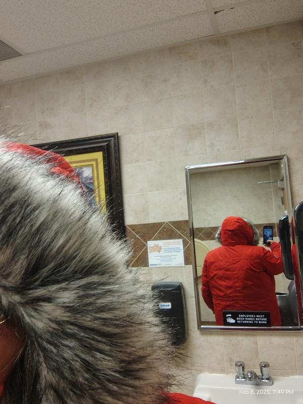 Beautiful, warm coat, with awesome pockets!