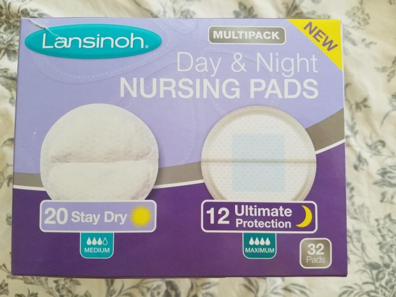  Lansinoh Stay Dry Disposable Nursing Pads, Soft and Super  Absorbent Breast Pads, Breastfeeding Essentials for Moms, 100 Count :  Nursing Bra Pads : Baby