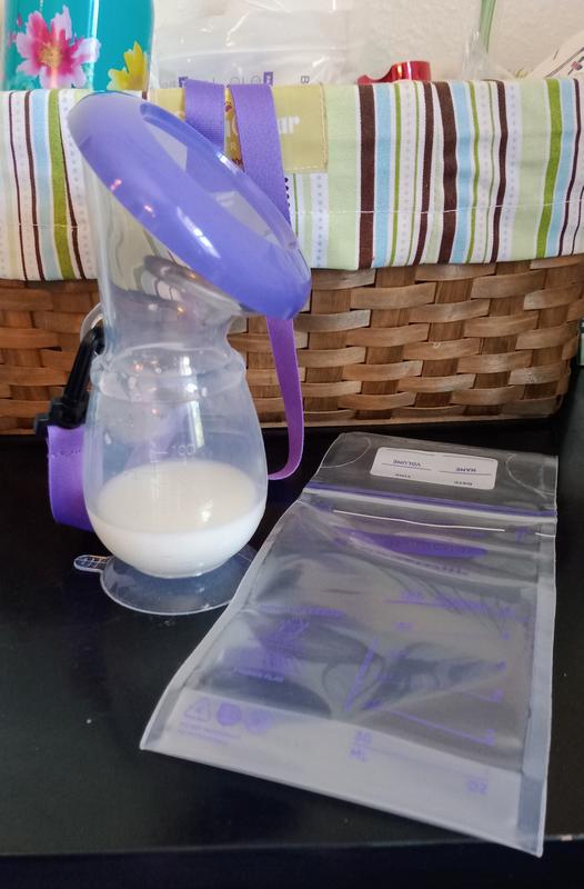 Lansinoh Breastfeeding Essentials for Nursing Moms: Nipple Cream, 48  Nursing Pads, 25 Breastmilk Storage Bags, 2 Hot & Cold Breast Therapy  Packs, Silicone Breast Pump, 77 Pieces Essential Set 