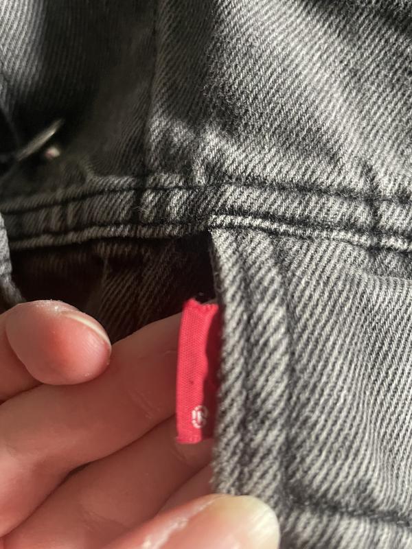 No text on the label.