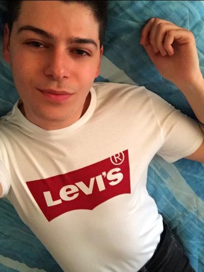 #liveinlevis