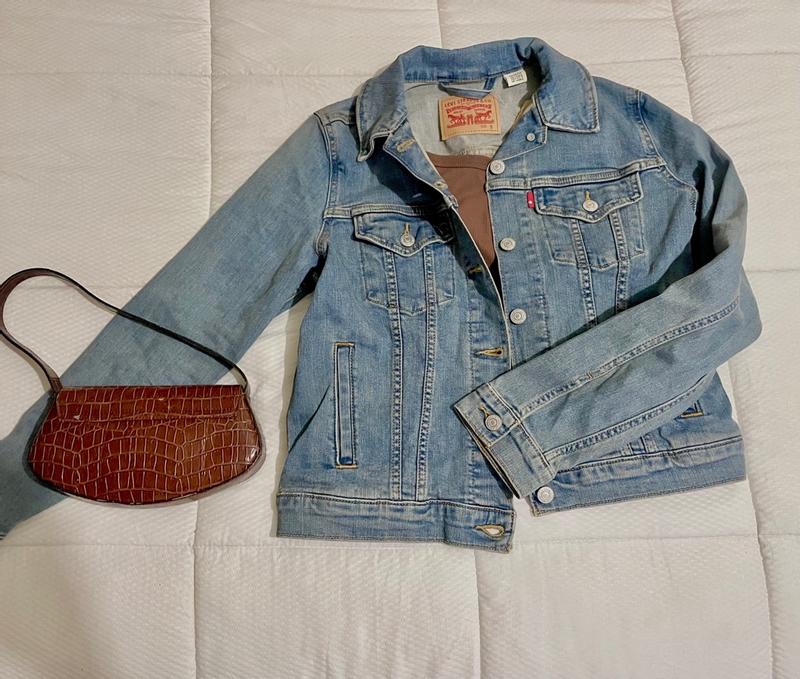 Levi s Women s Original Trucker Jacket Medium Indigo Marks