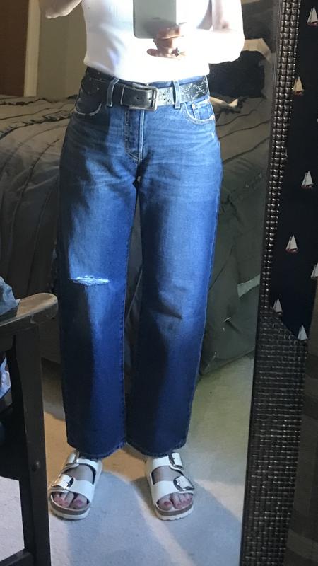 Light, medium, dark rinse with slit knee