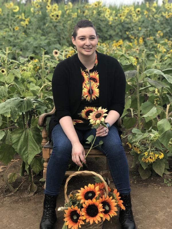 Nice enough for photos while still up to wading through a field of stabby branches and bees 🌻