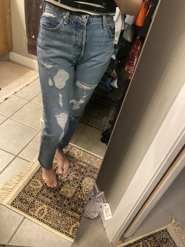 25 w 30 l (5’6”, 123 lbs)