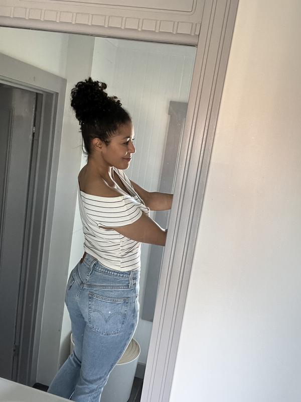 These are not the same wash, but they’re the exact same style. Obsessed.
