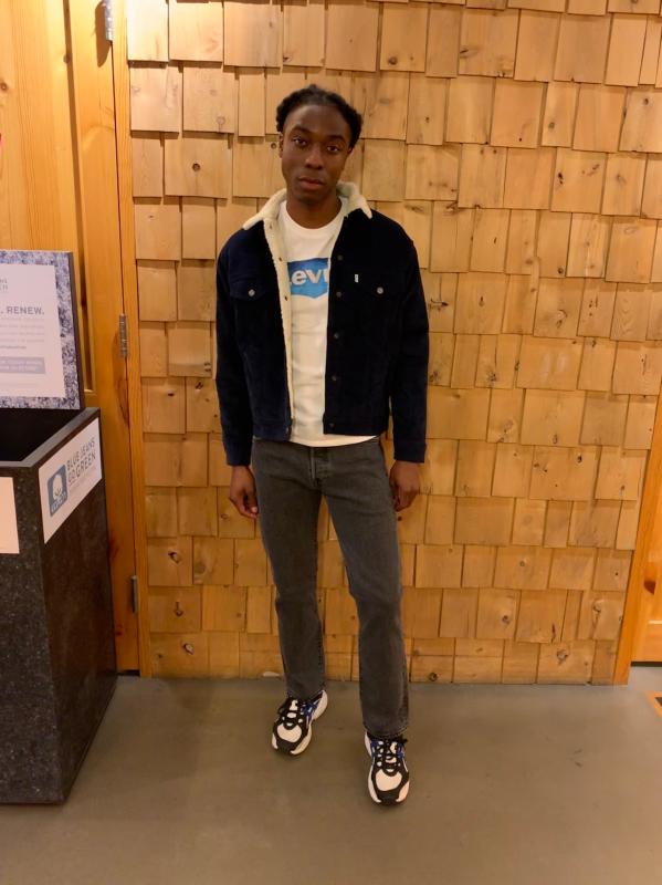 Feeling good in my Levi’s everything outfit!