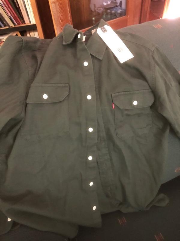 shirt with white buttons instead of dark green