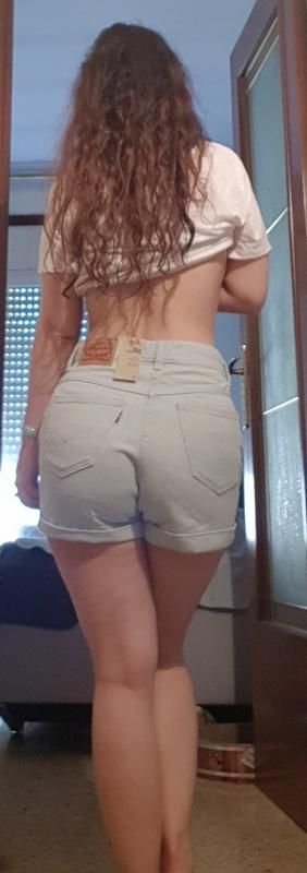 Pantalon corto de tallo alto