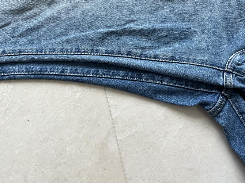 In the photo you can clearlysee the difference in " slim through the thigh"