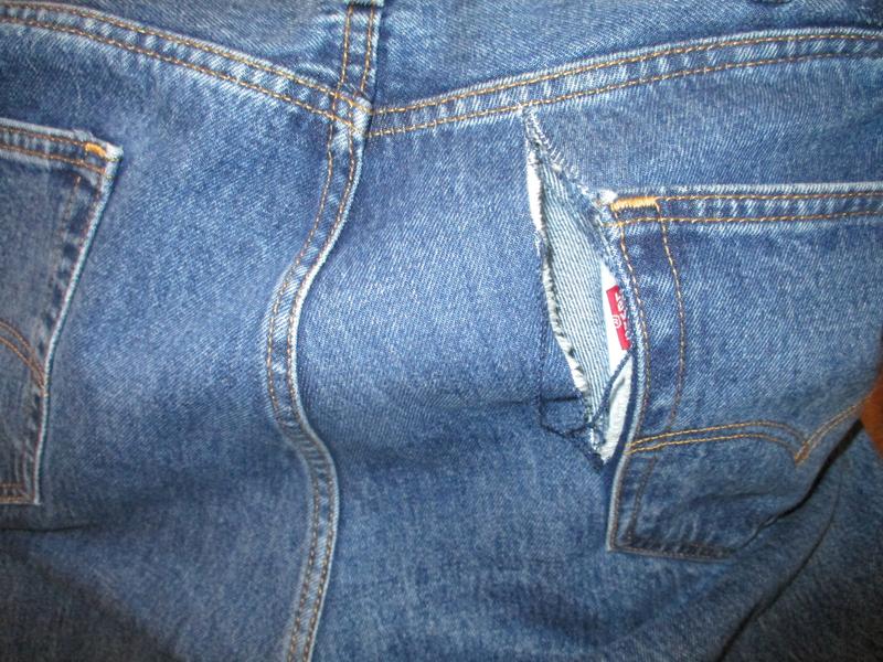 Torn newish 505s; but older 550s were in exactly the same spot.